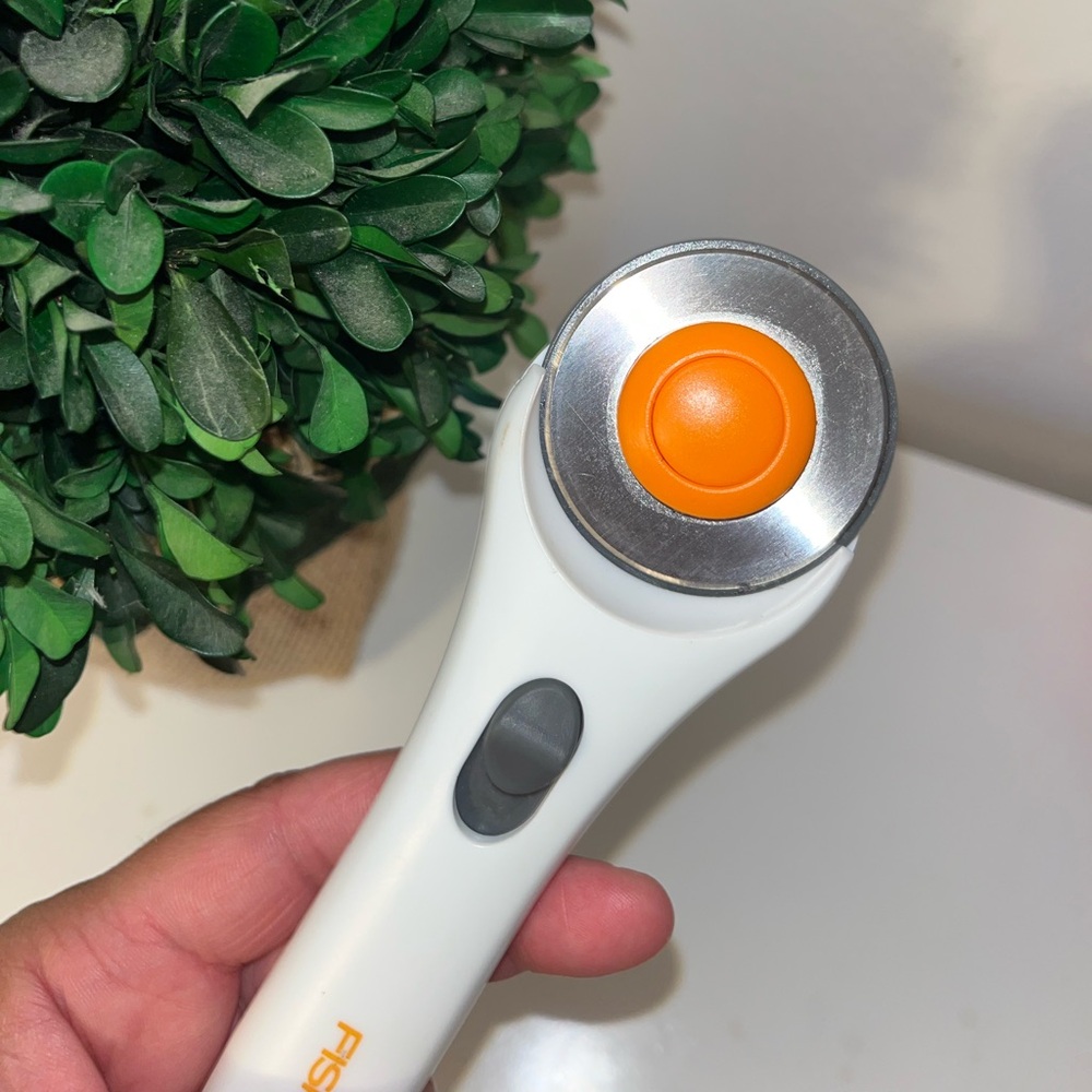 Fiskars Rotary Cutter - Picture 8 of 9
